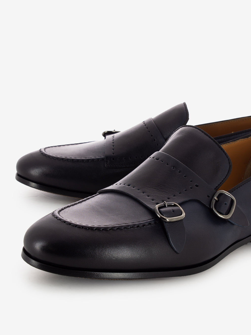 Scarpa elegante con fibbie blu