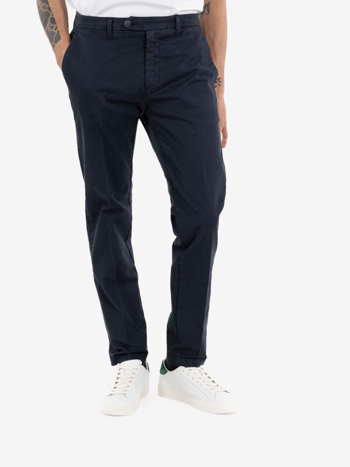 Navy blue Chino Conduit Read