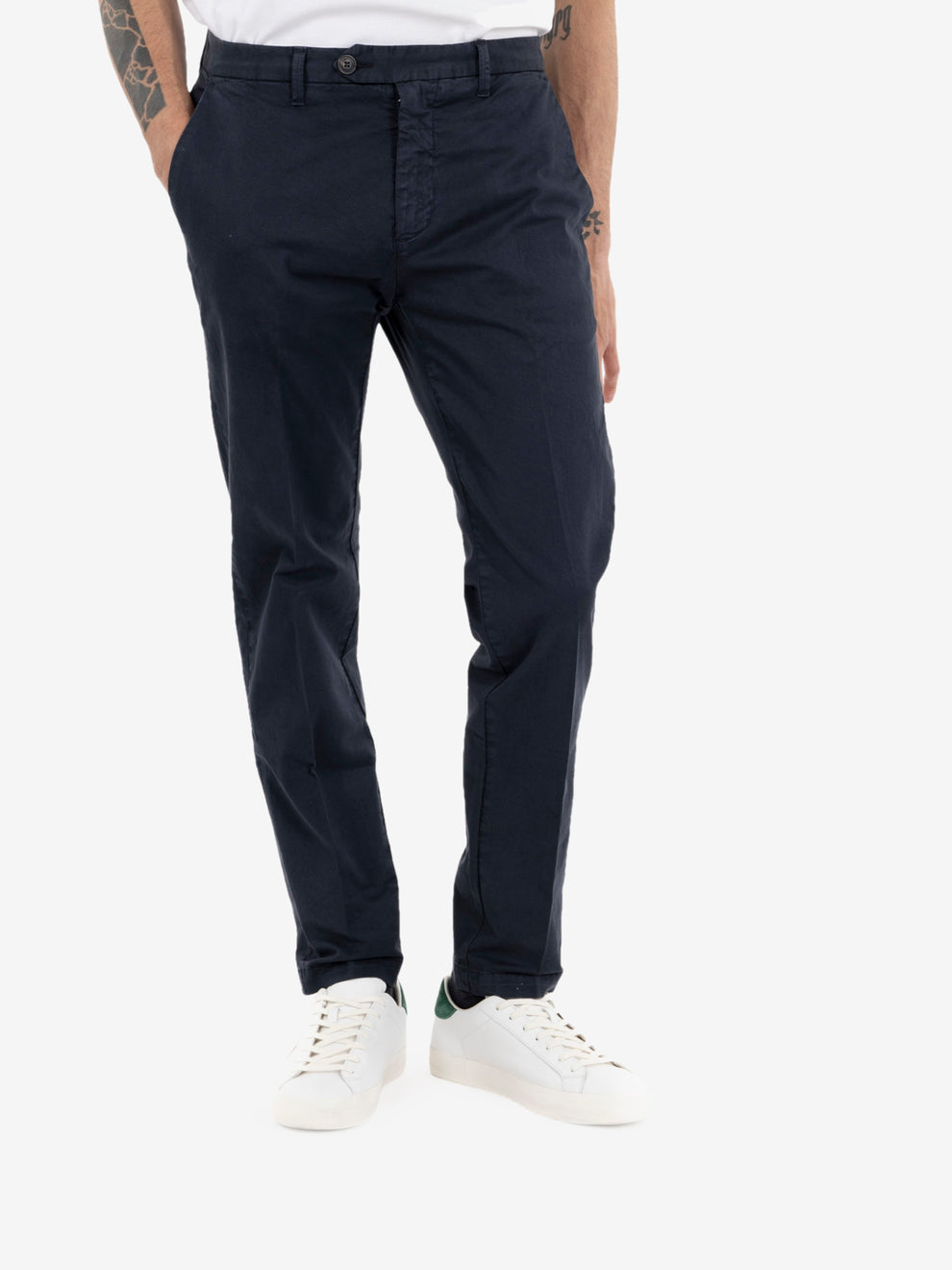Navy blue Chino Conduit Read