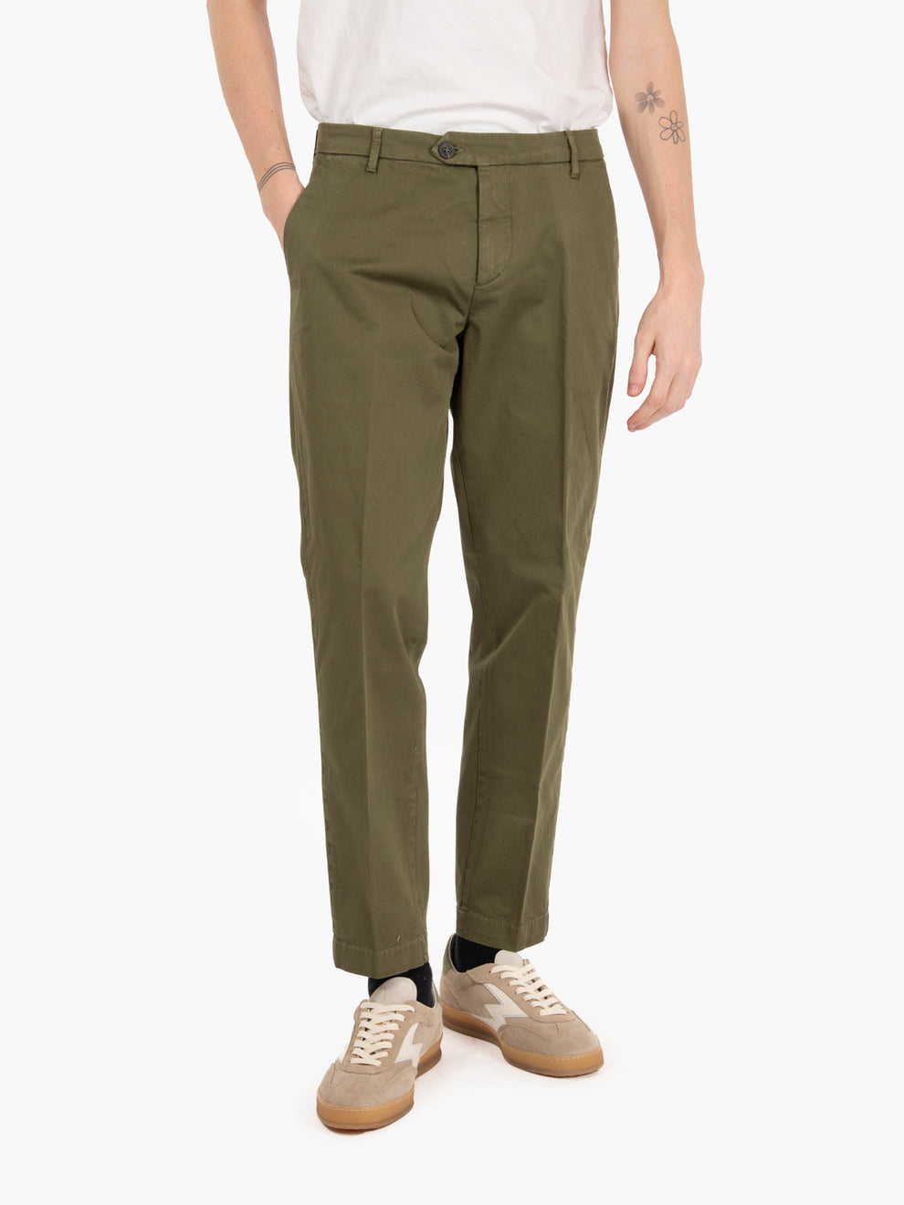 Chino pant Conduit army green