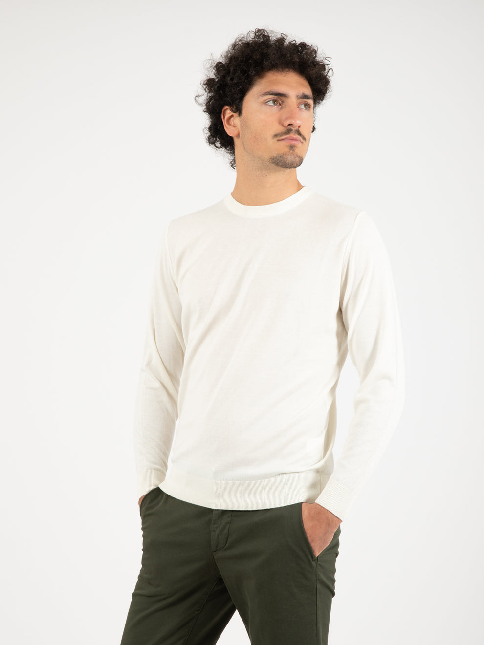 Maglia girocollo in cotone e cashmere latte / gesso
