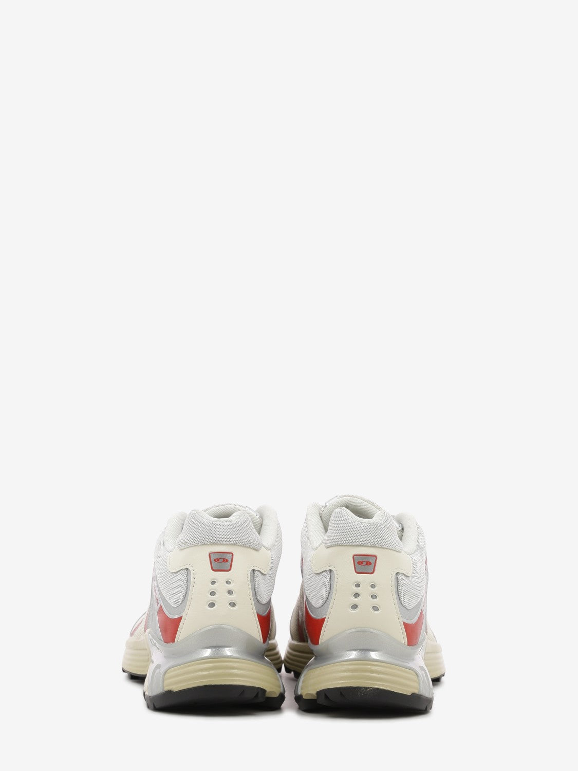 XT-Whisper almond milk / ftw silver / lava falls