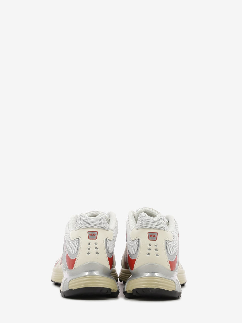 XT-Whisper almond milk / ftw silver / lava falls