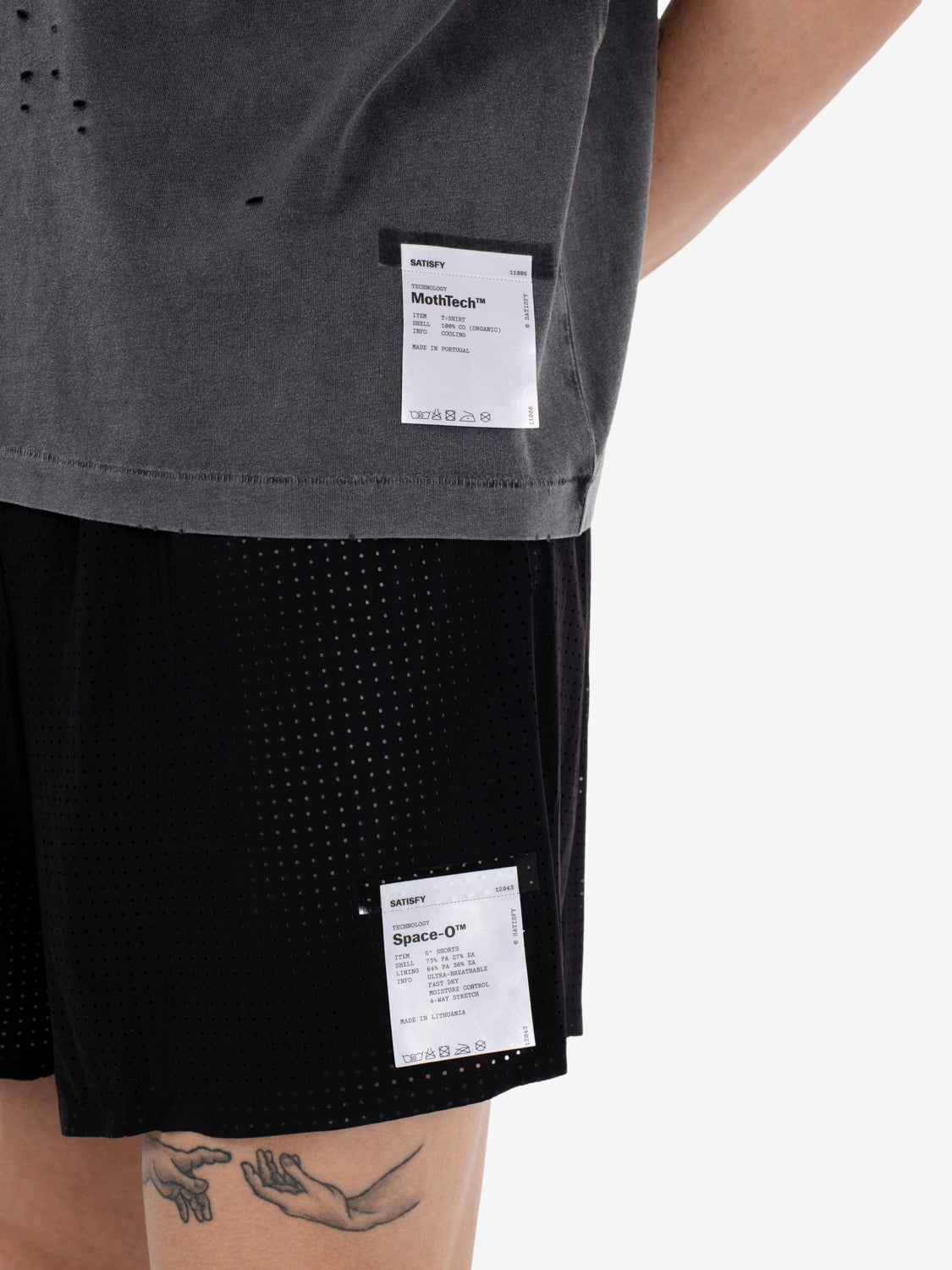 MothTech™ T‑Shirt aged black
