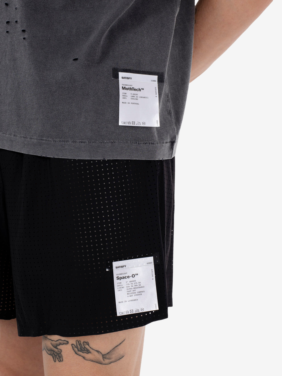 MothTech™ T‑Shirt aged black