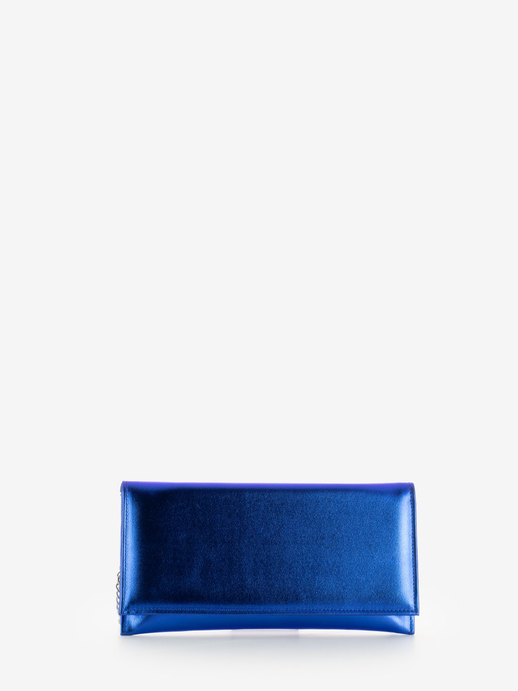 Clutch with blue metal chain