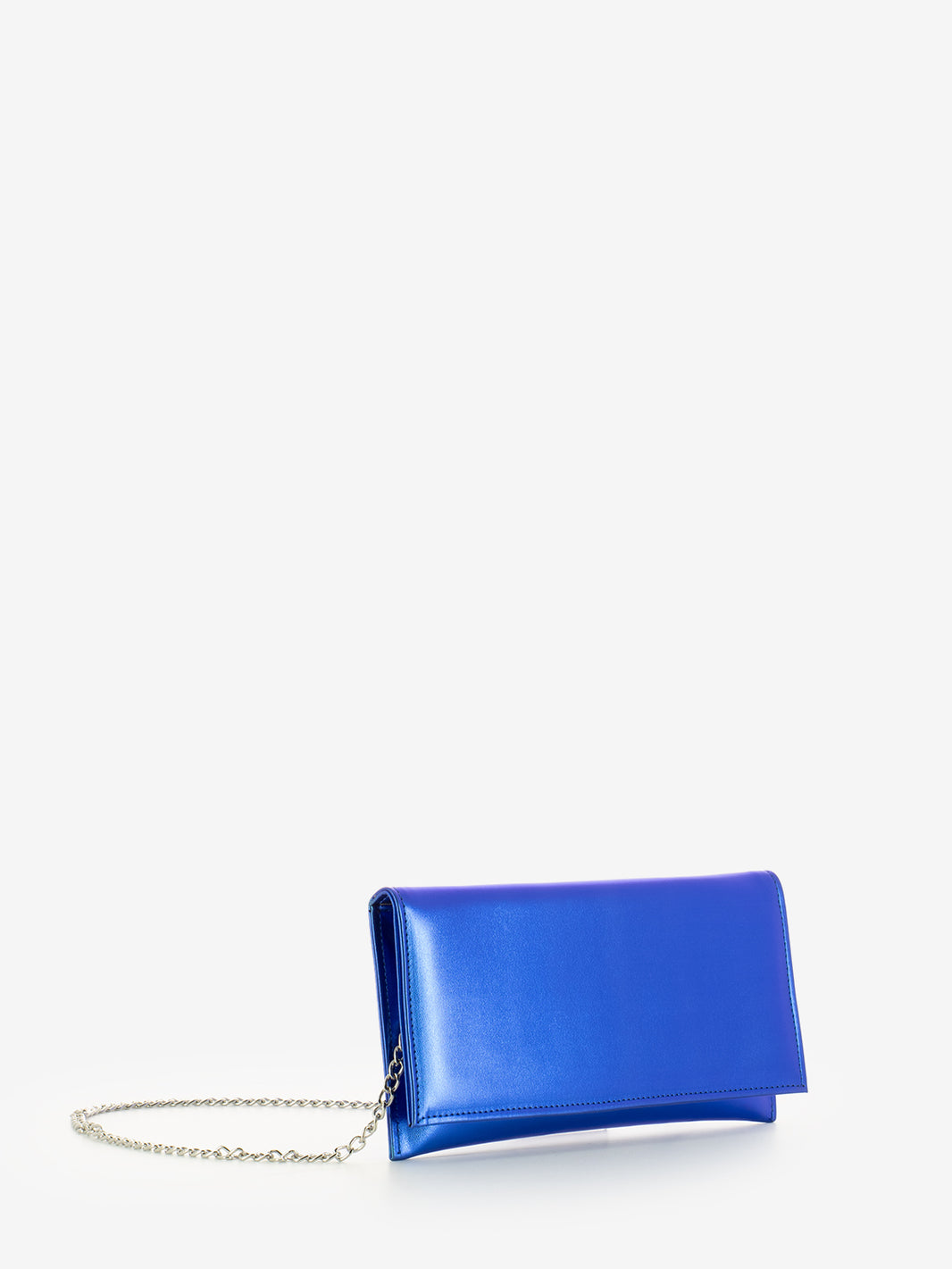 Clutch with blue metal chain