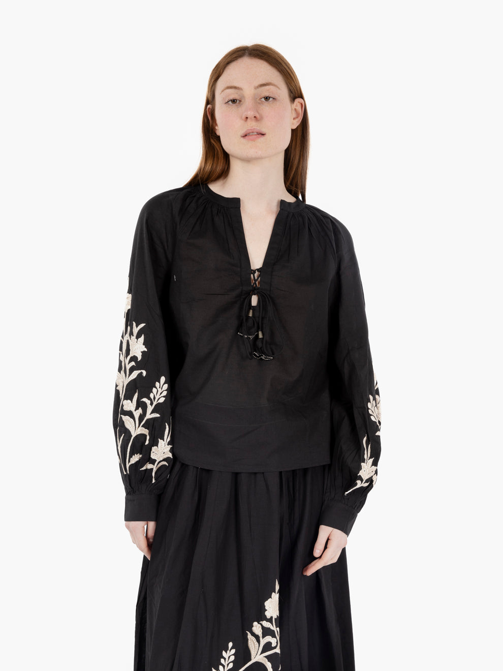 Camicia Marbella con ricami nero