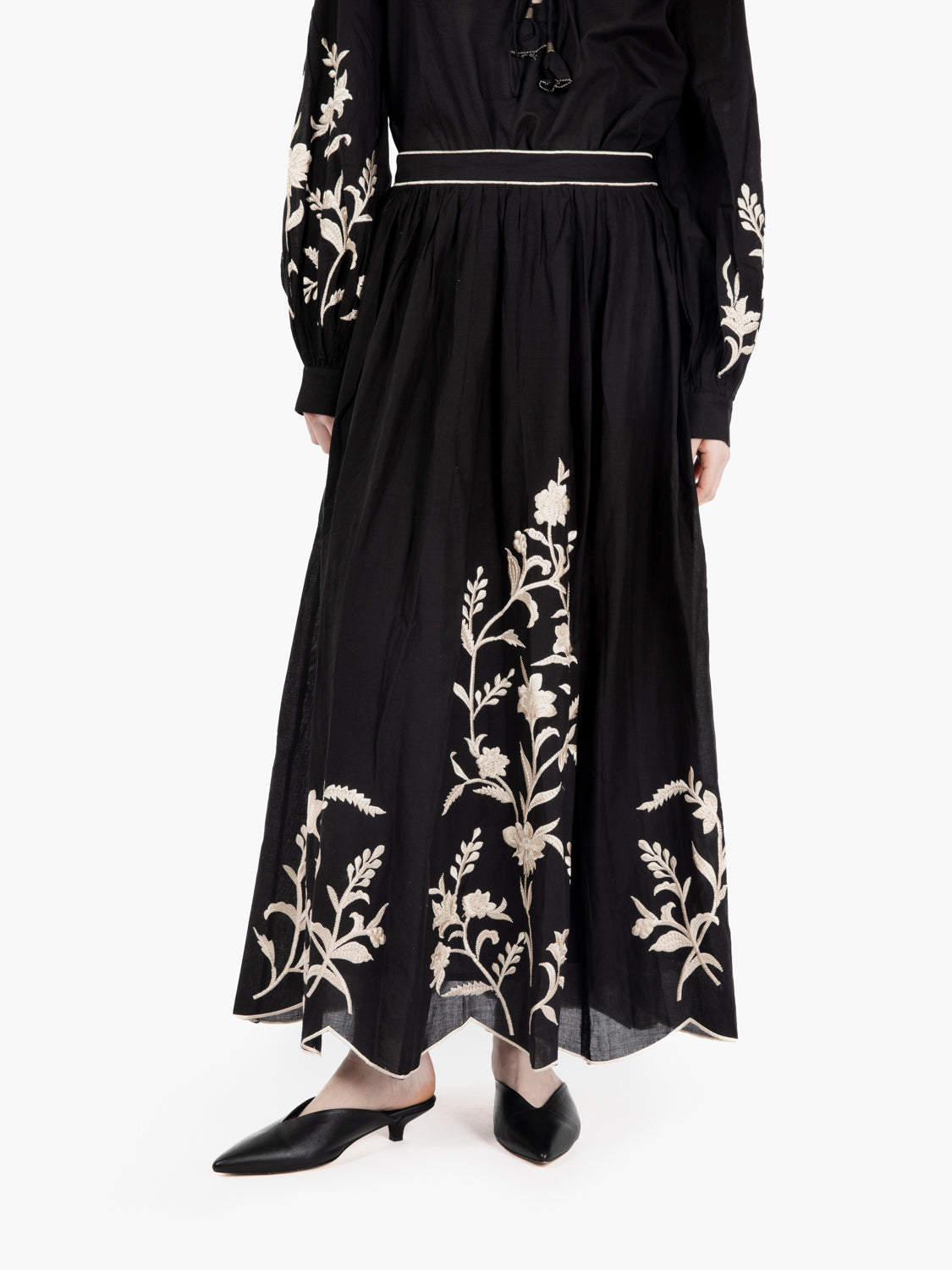 Estepona black long skirt