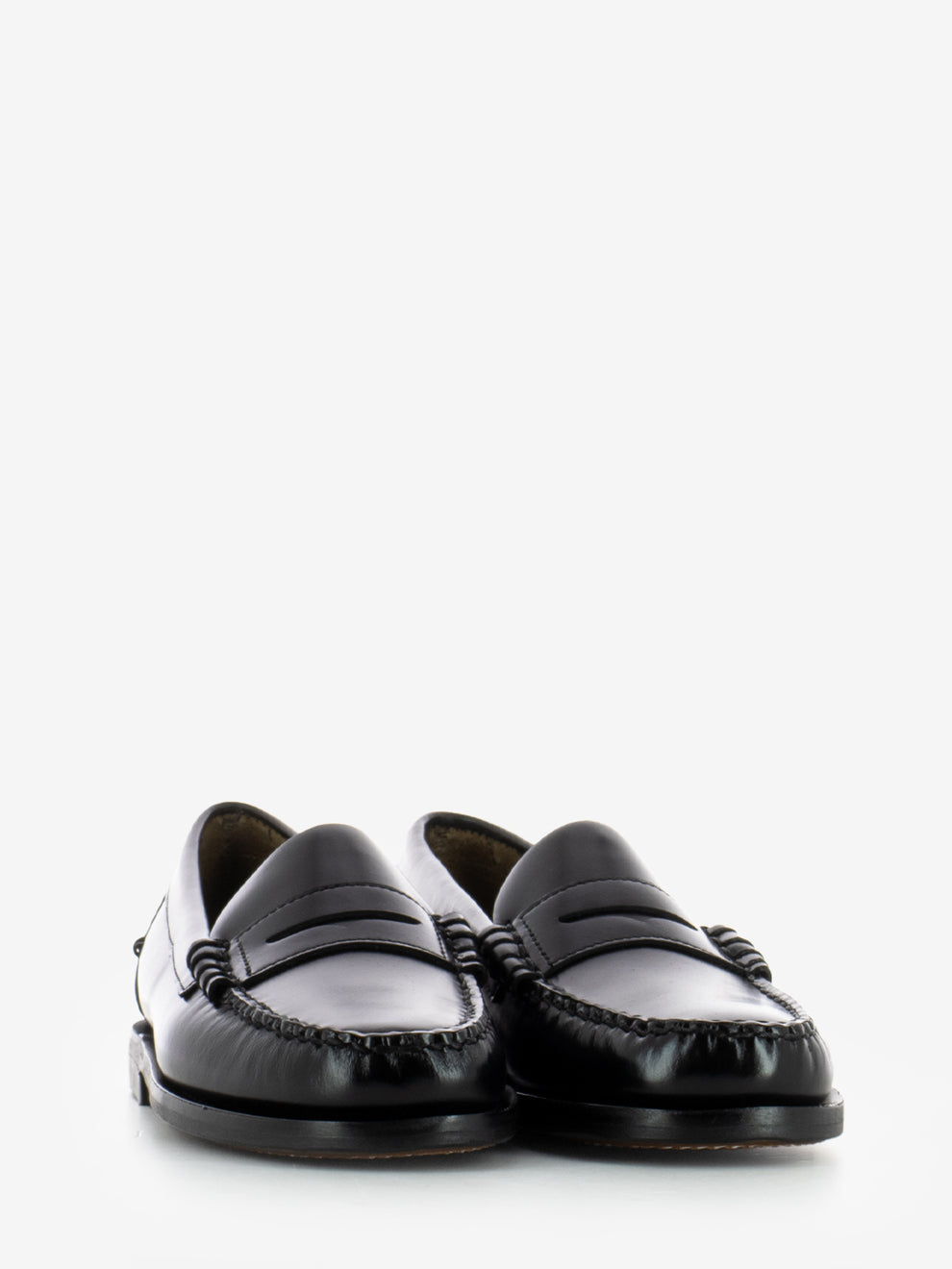 Classic W Dan black moccasins