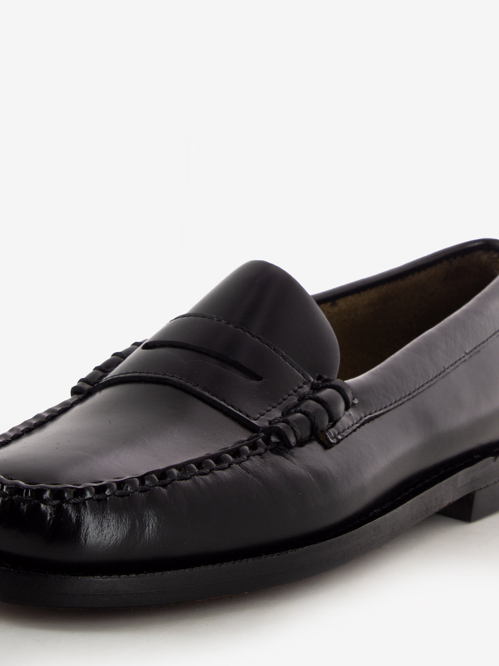 Classic W Dan black moccasins