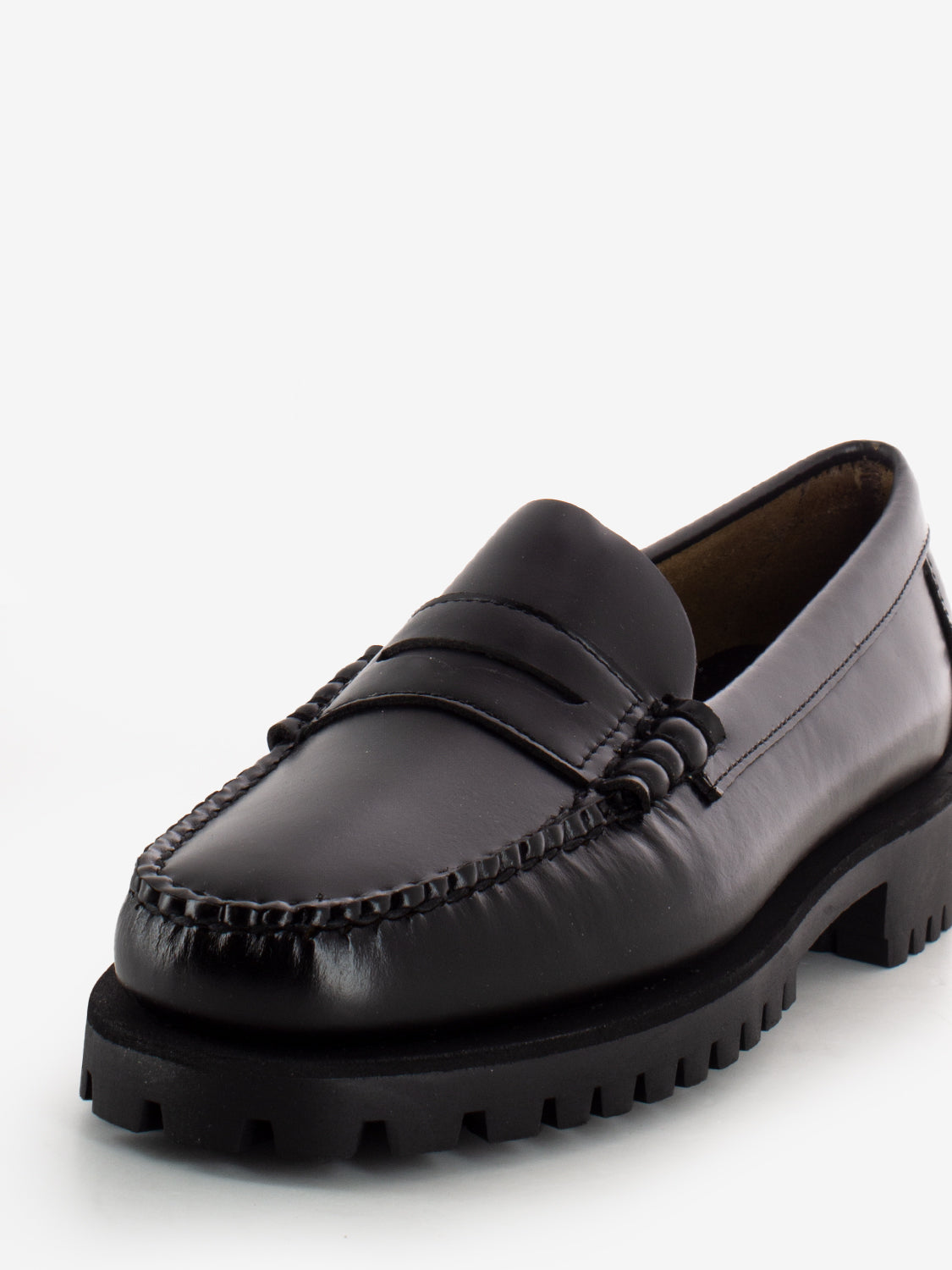 Dan Lug Woman Moccasins black