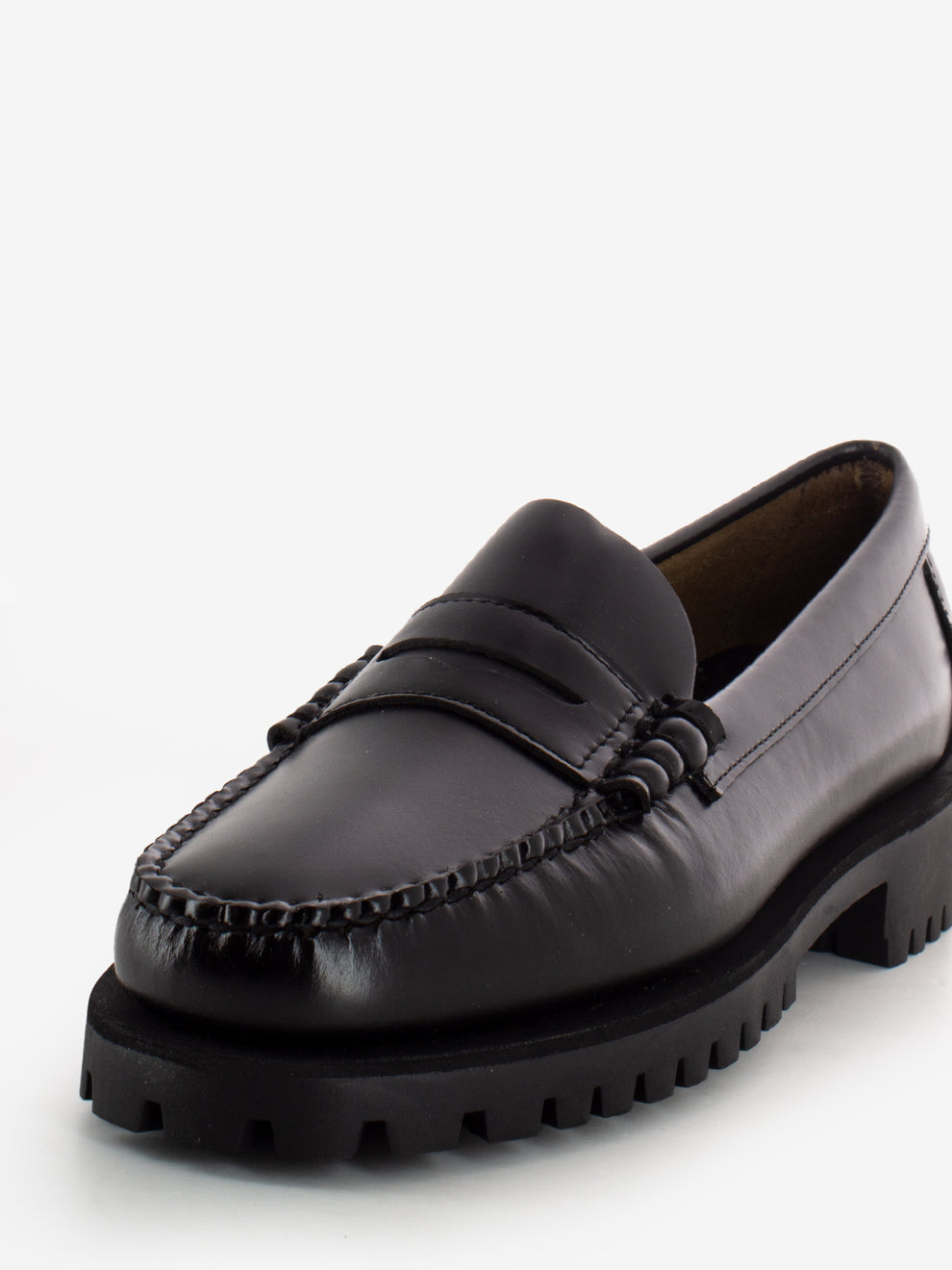Dan Lug Woman Moccasins black