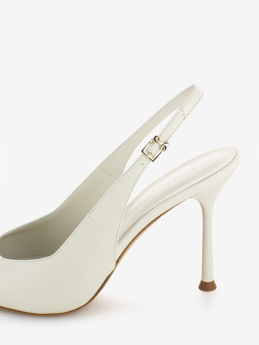 Chanel Mascia a punta con tacco bianco