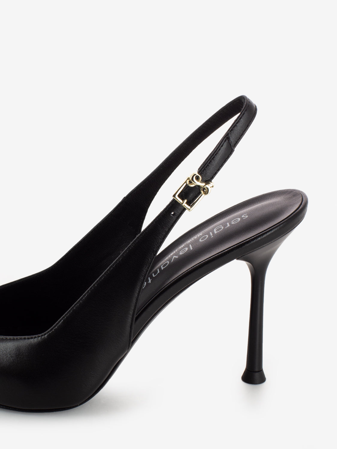 Chanel Mascia a punta con tacco nero