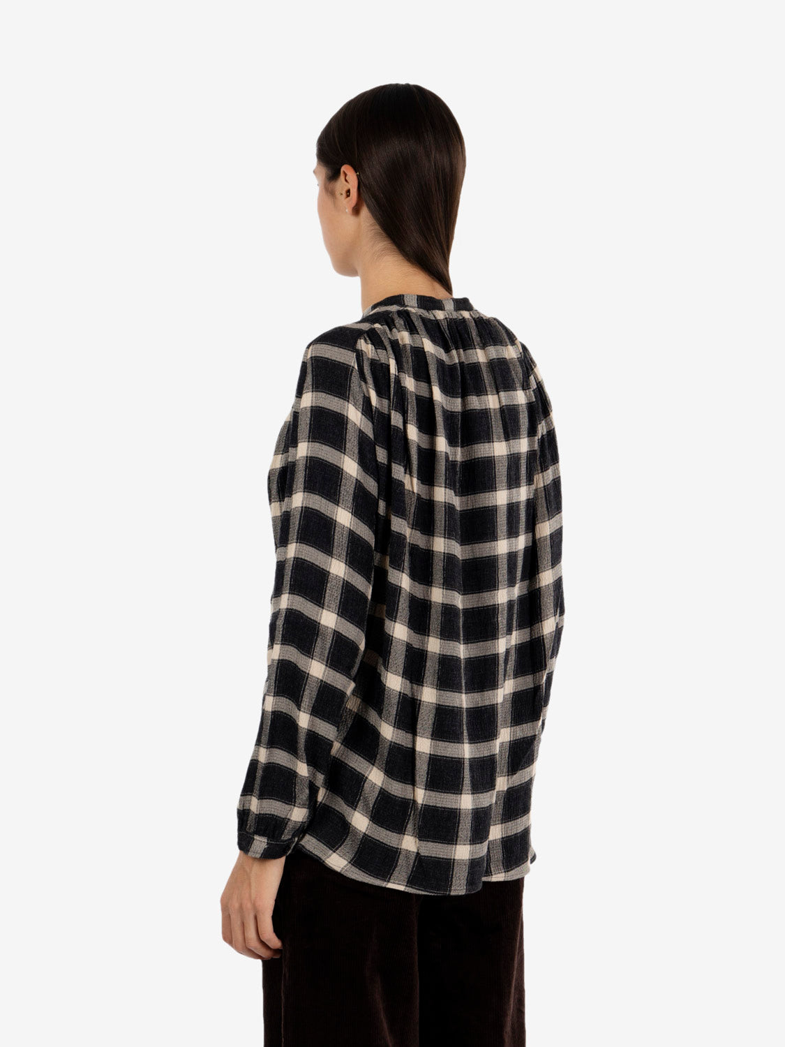 Gathered shirt graffit / sand