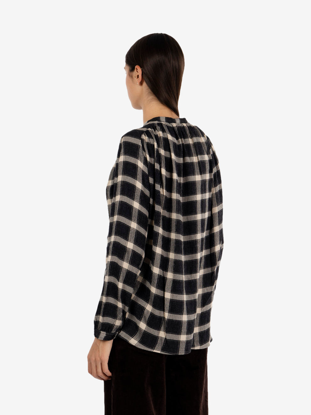 Gathered shirt graffit / sand