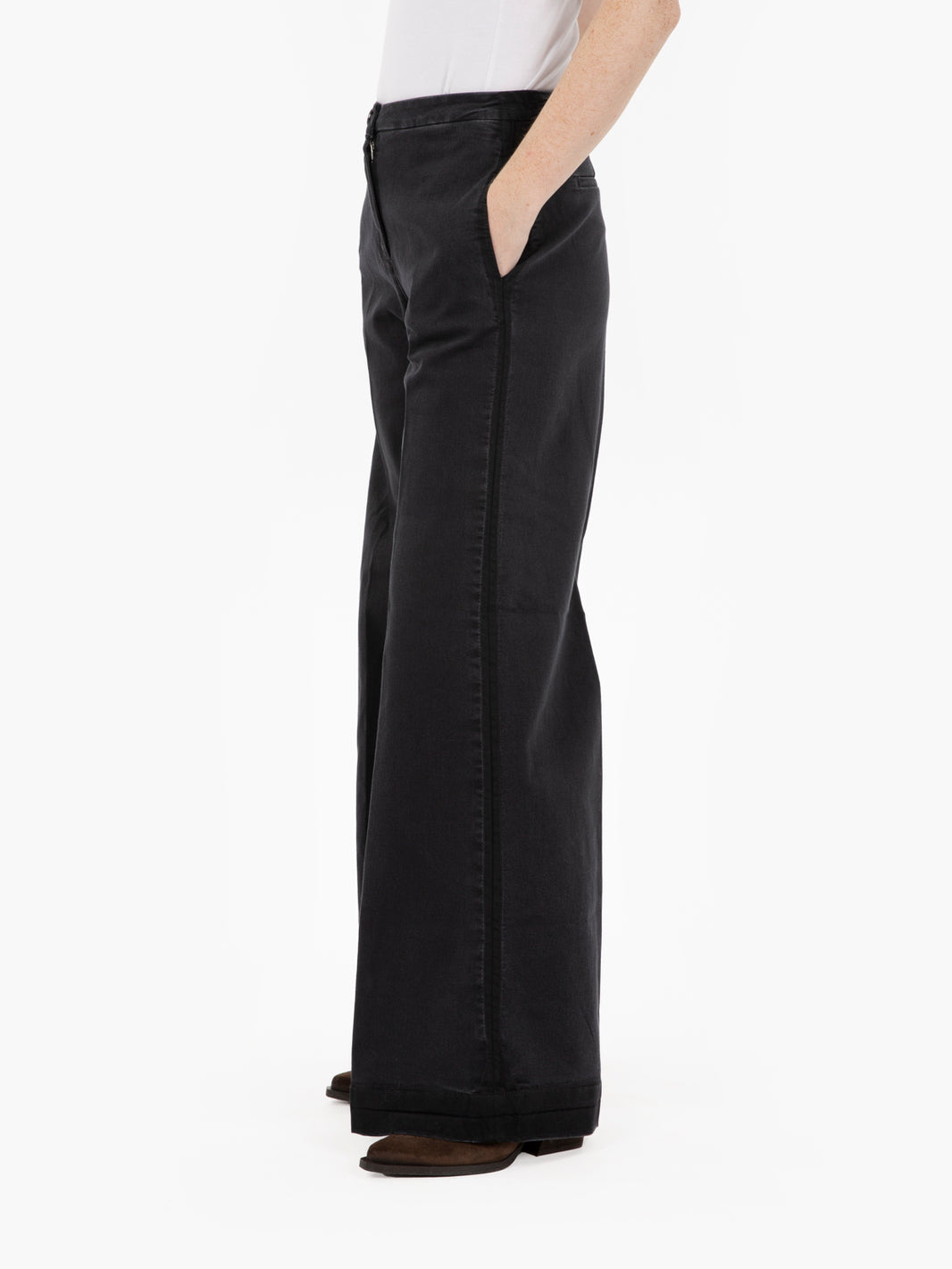 Jeans Flaire smocking over black used