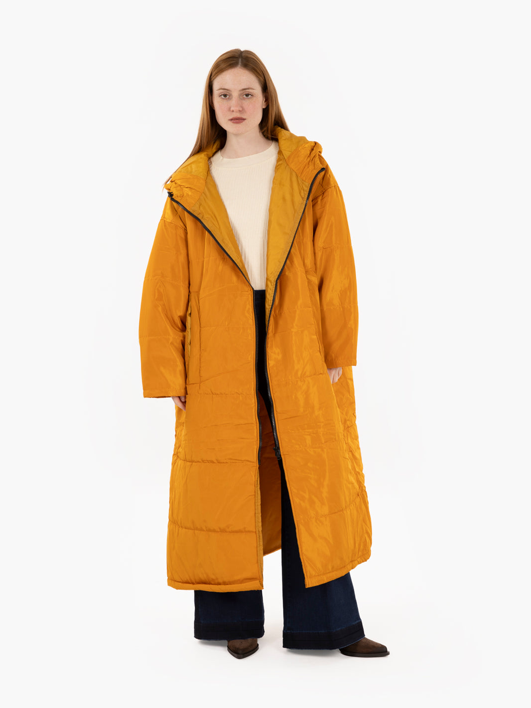 Long down jacket in solid curry color