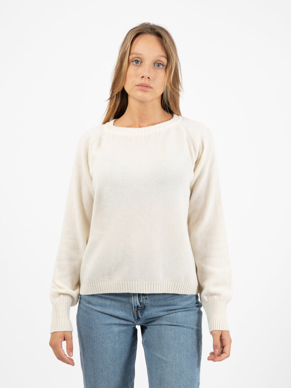 Basic round neck sweater cream