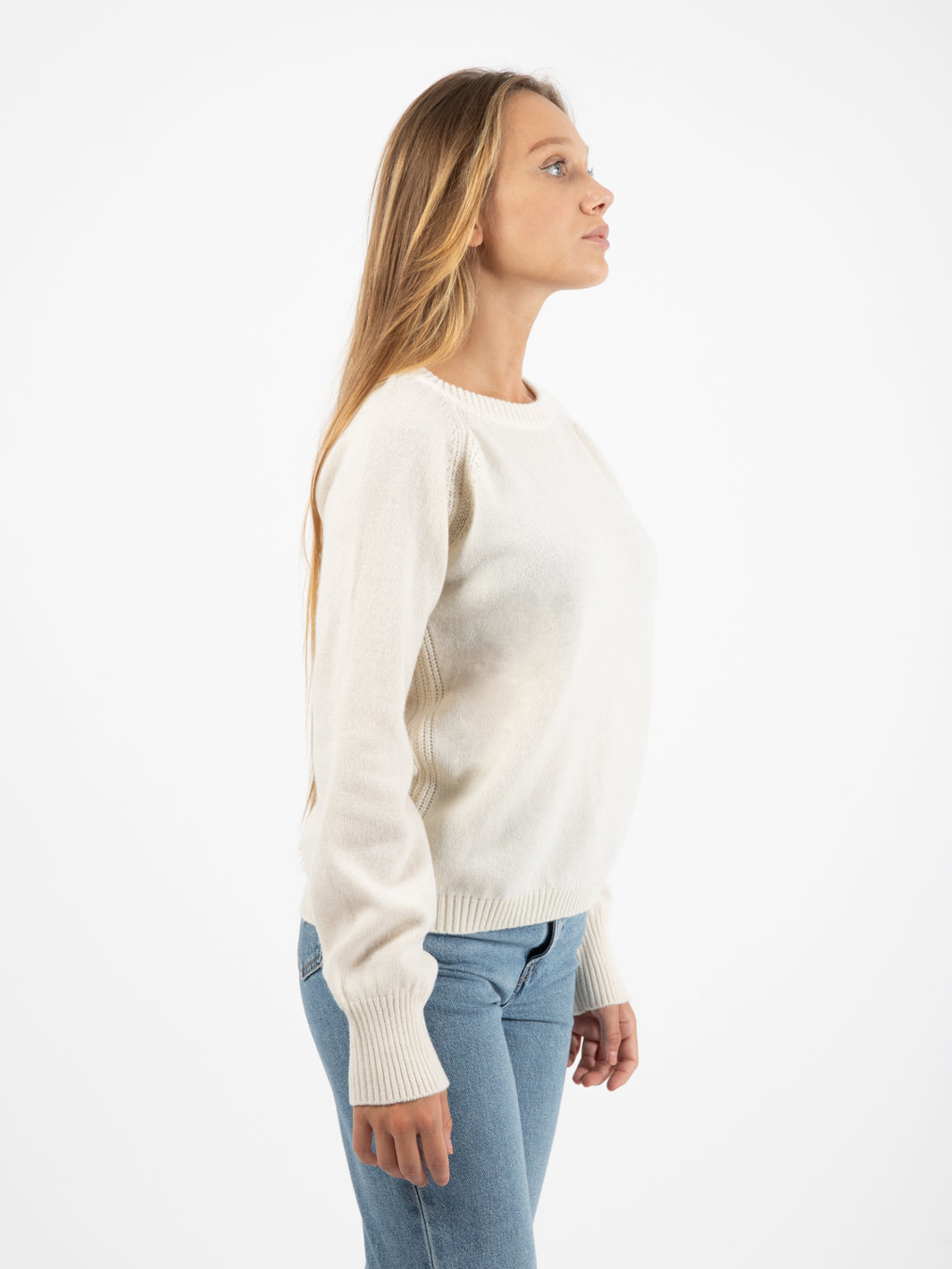Basic round neck sweater cream