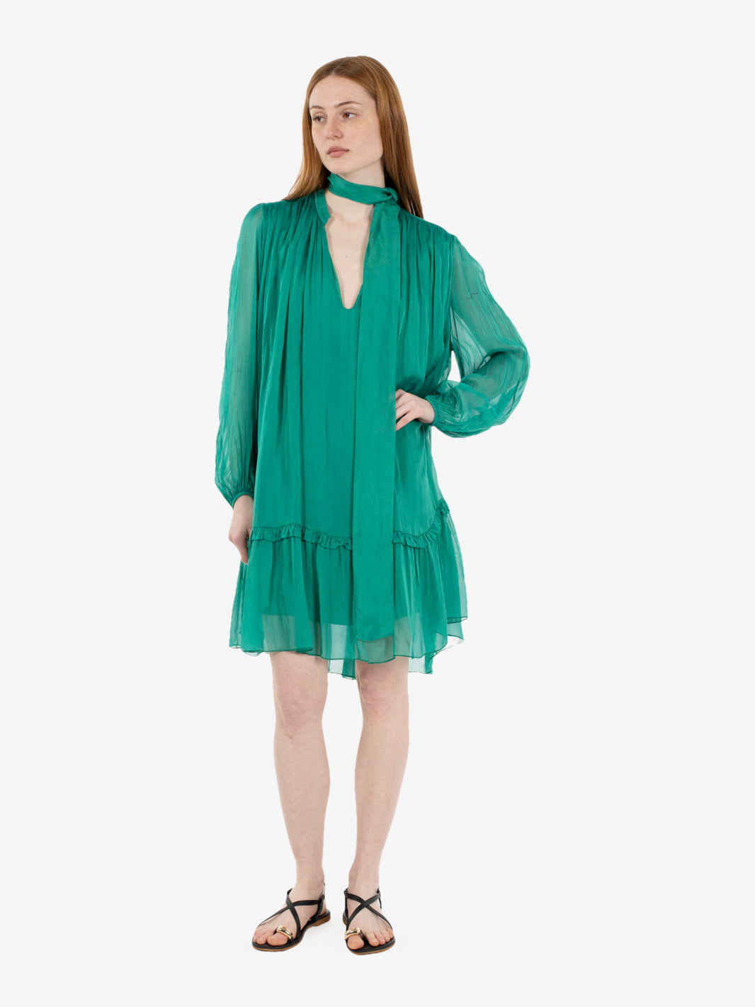 Short dress with emerald belt