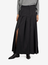Black pleated long skirt