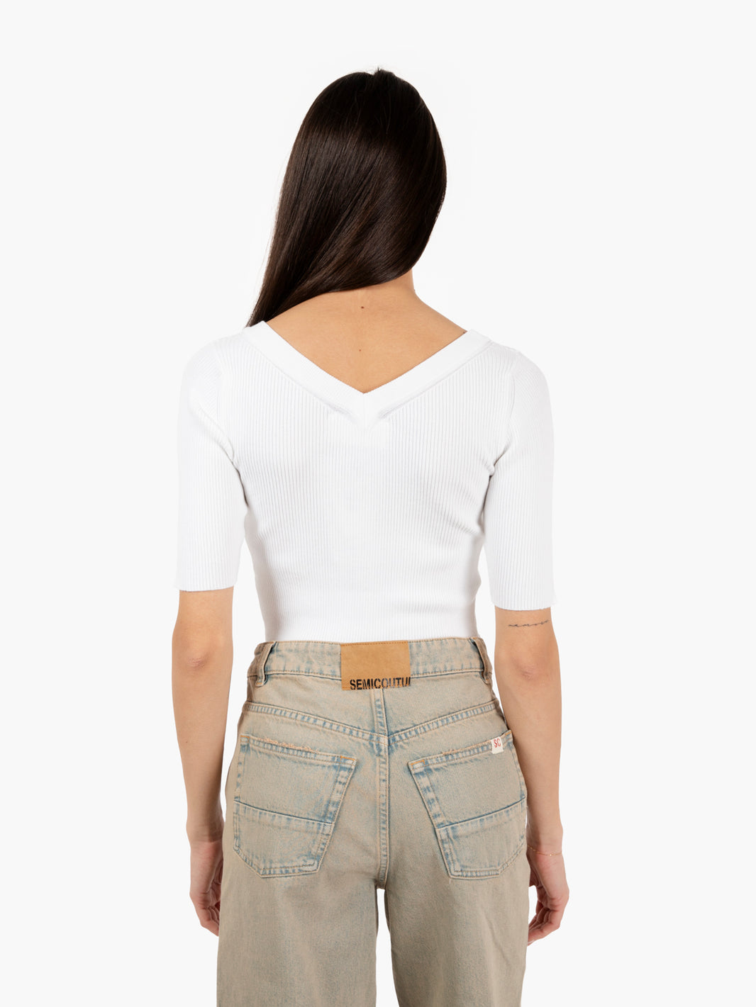 White ribbed tight-fitting shirt