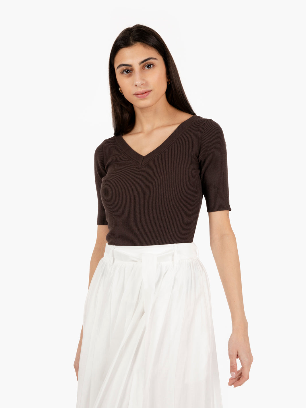 Fitted coffee ribbed sweater