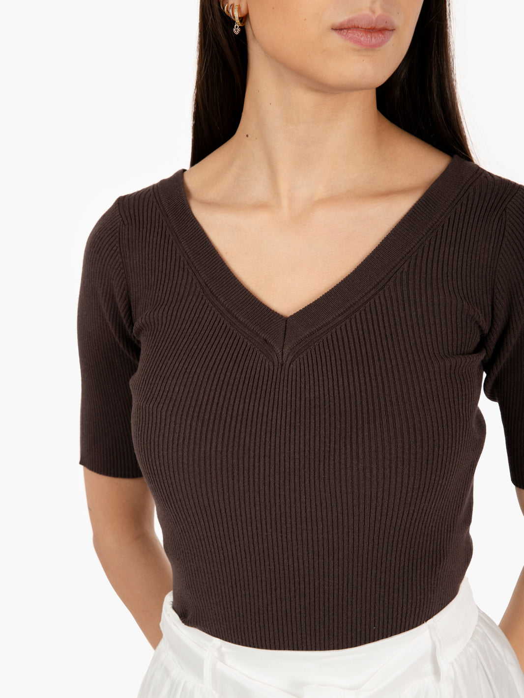 Fitted coffee ribbed sweater