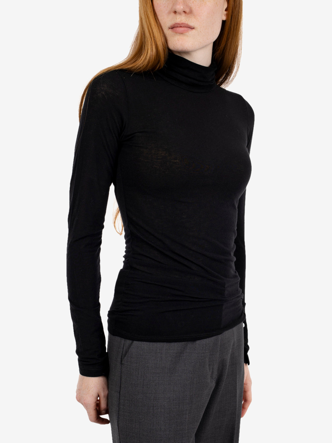 Maglia fina collo alto nero
