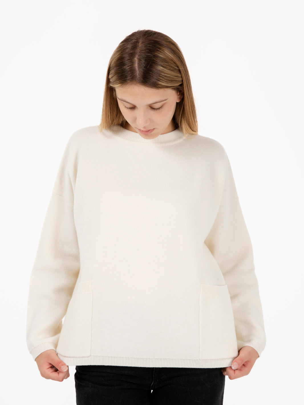 Boxy fit sweater with butter pockets