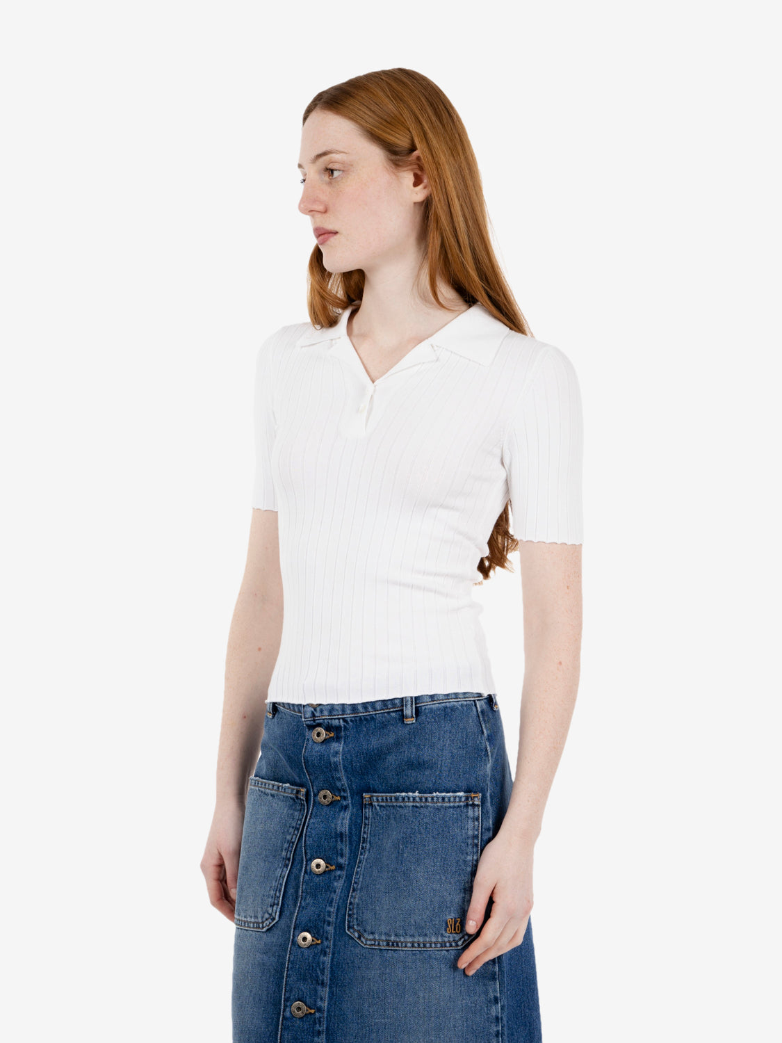 White ribbed short-sleeved polo shirt