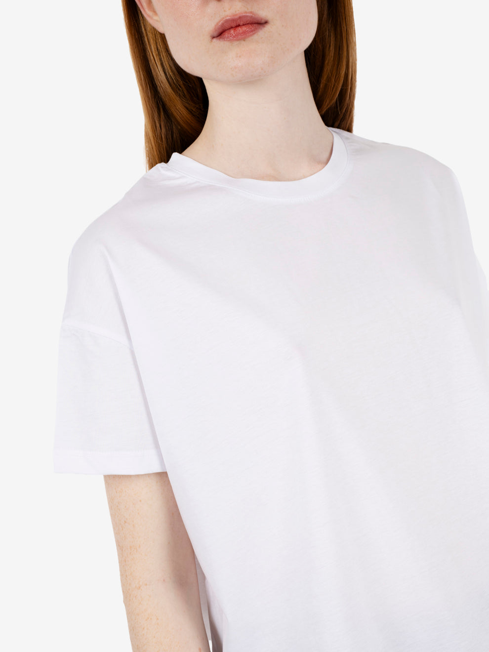 White crew neck T-shirt