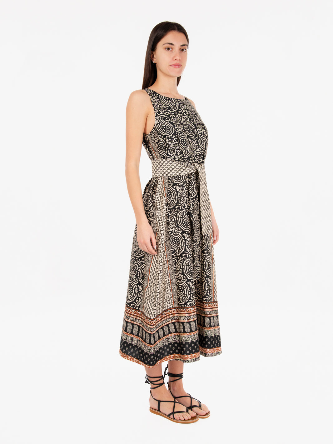 Black/white patterned sleeveless long dress