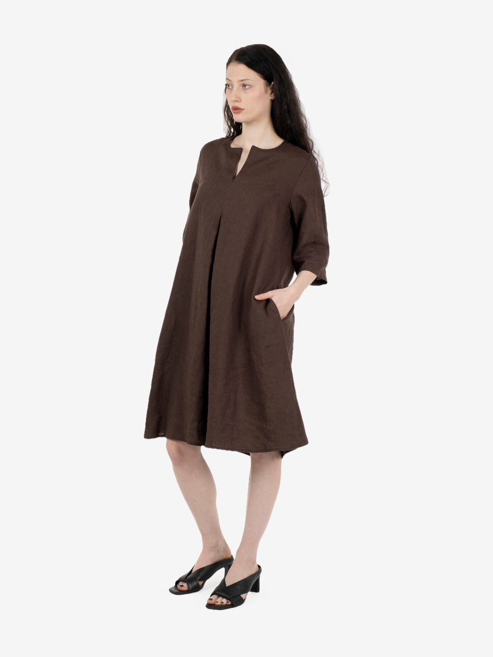 Midi dress in dark brown linen