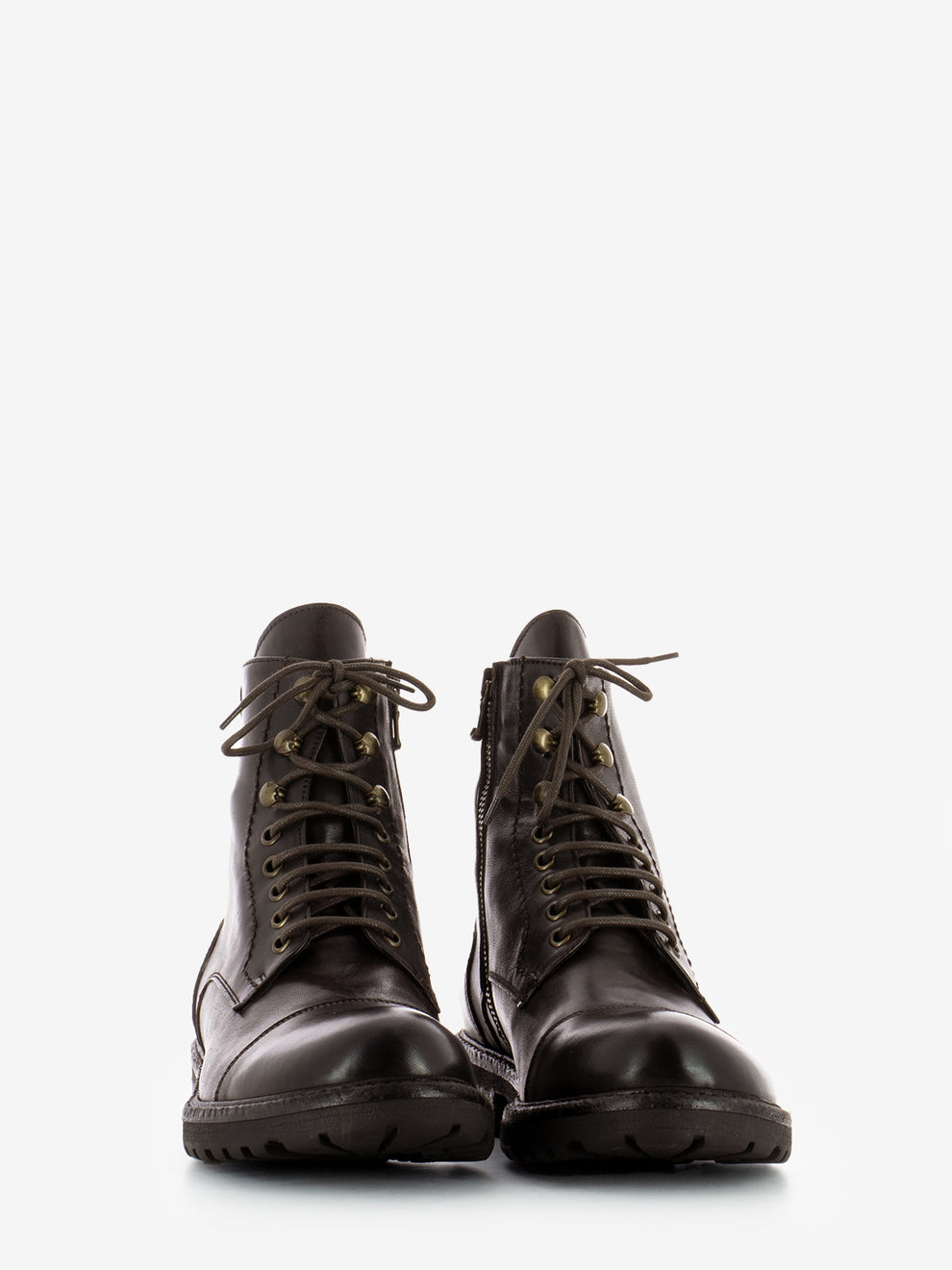 Leather ankle boots with leather zip