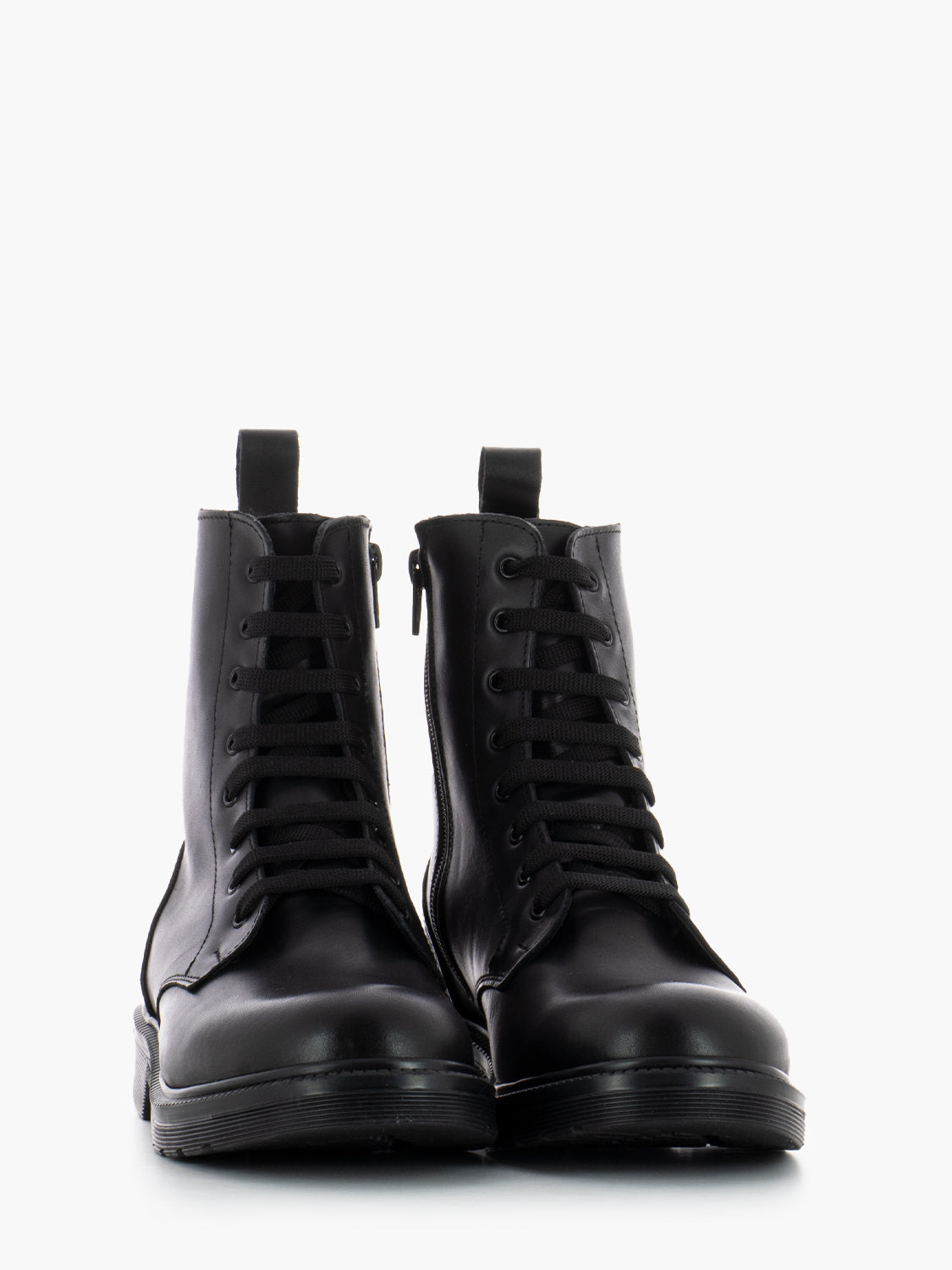 Anfibio in pelle con zip nero