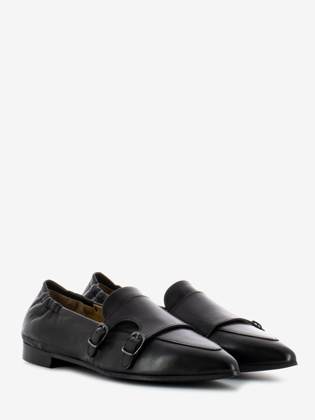 Pointed ballerina with black back band