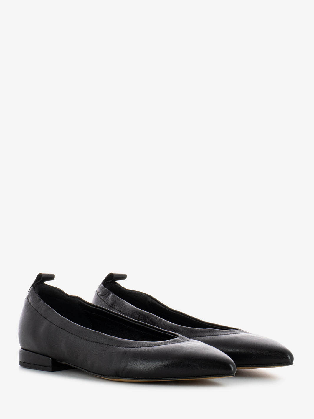 Black Pointed Ballerina