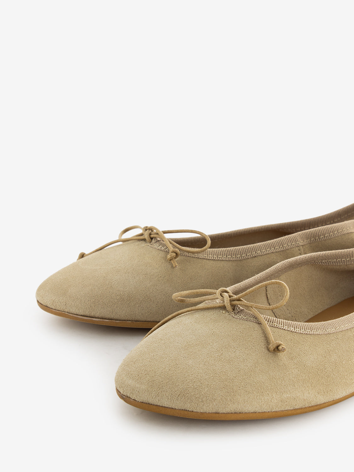Suede ballerina foundation