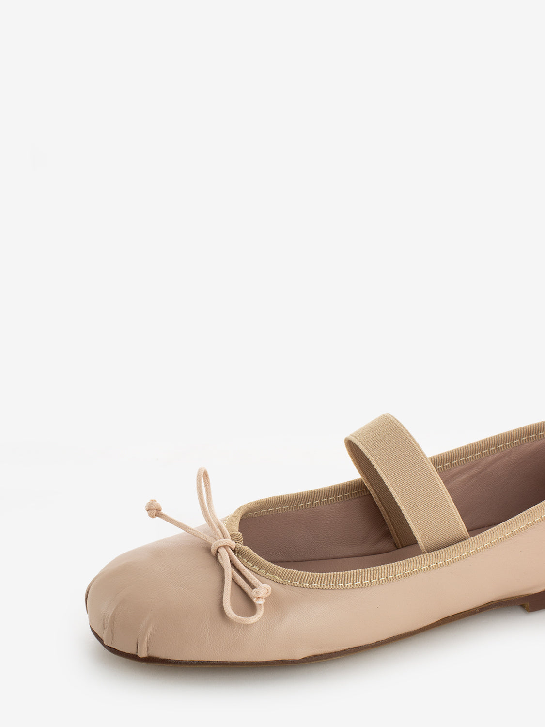 Ballerina nappa with flesh elastic