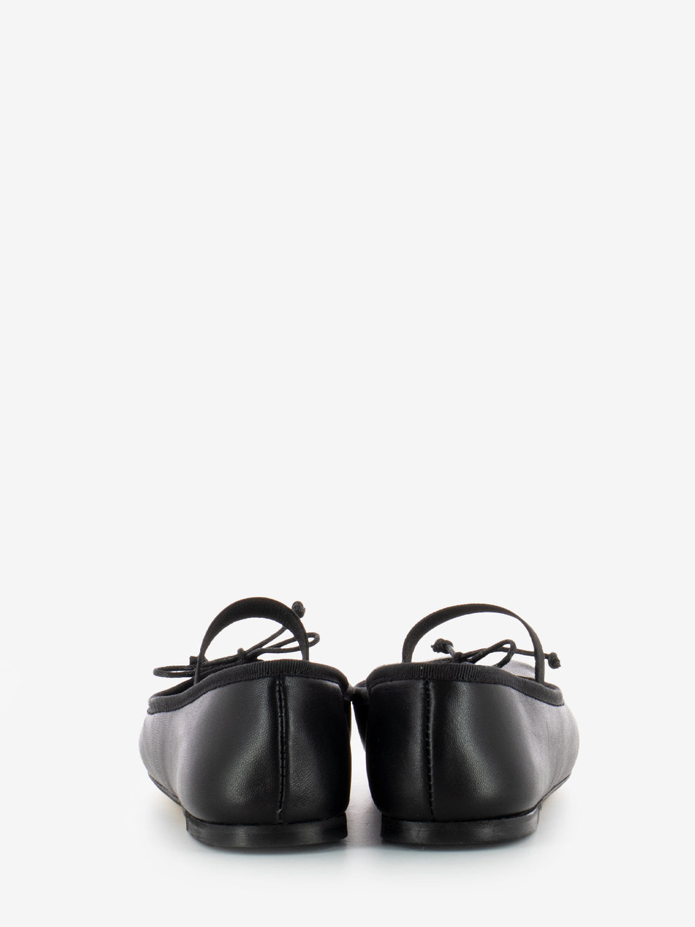 Ballerina with black elastic tassel