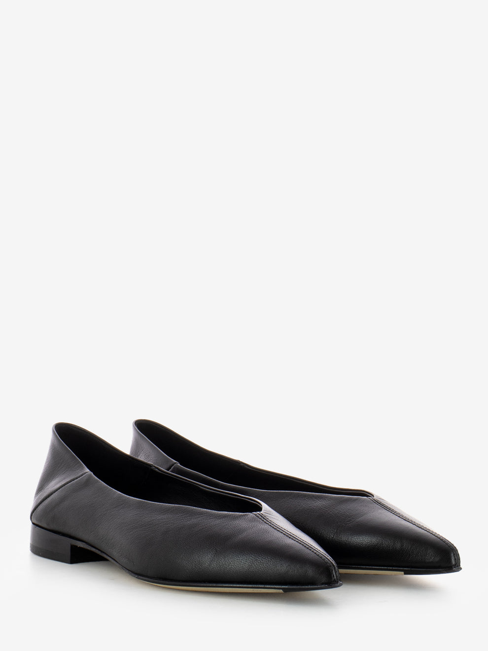 Black leather pointed toe ballerinas