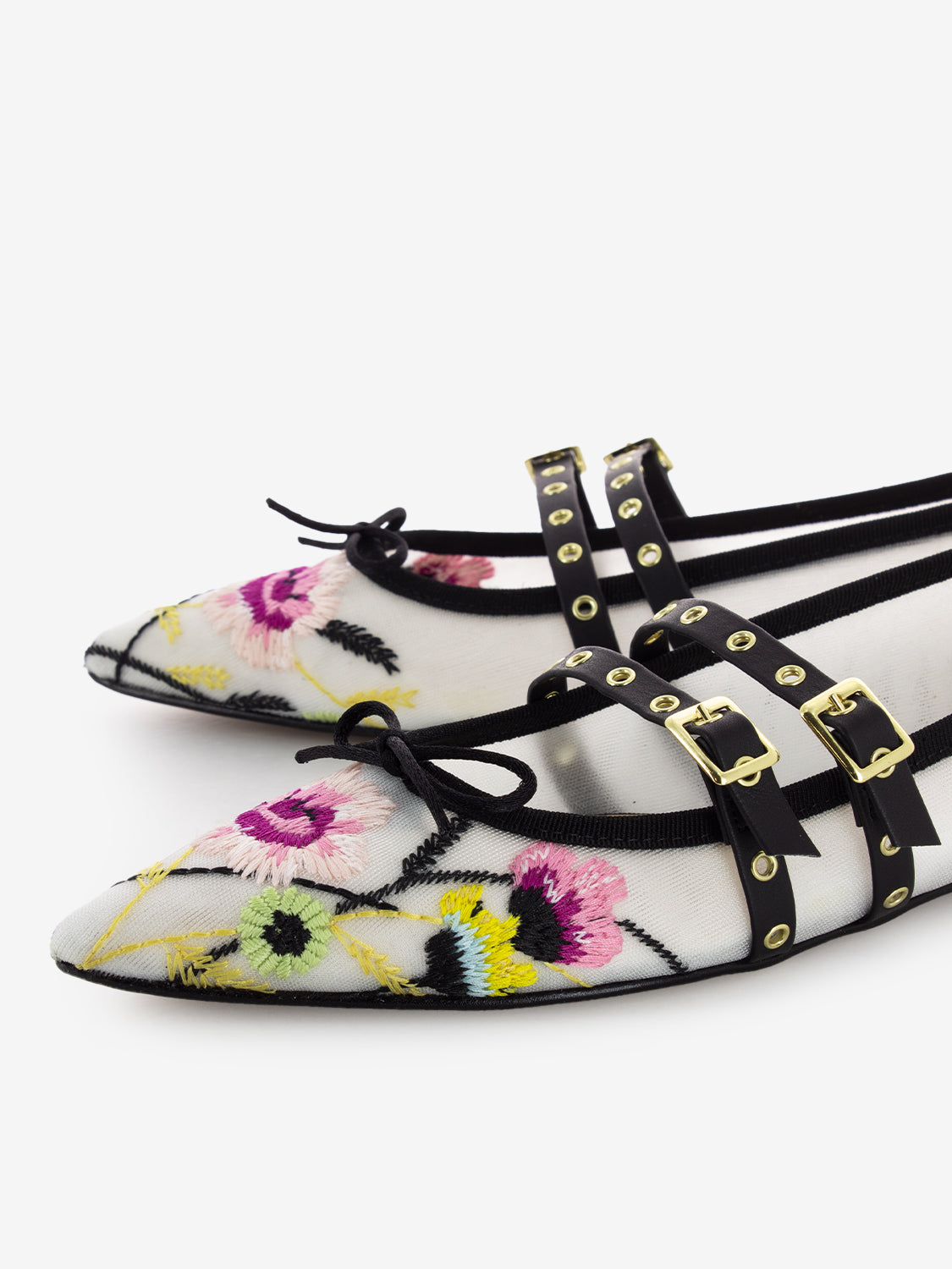 Ballerine in tessuto ricamato con fibbie bianco