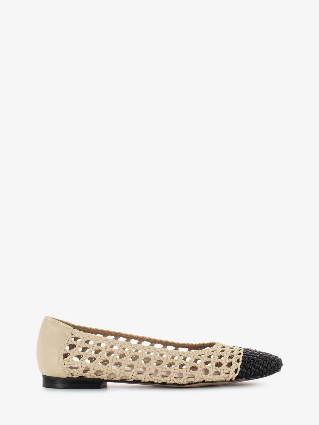 Beige/black braided ballerinas