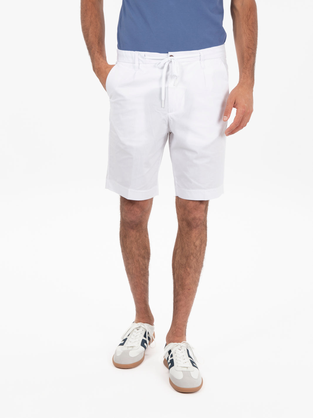Bermuda shorts with white drawstring