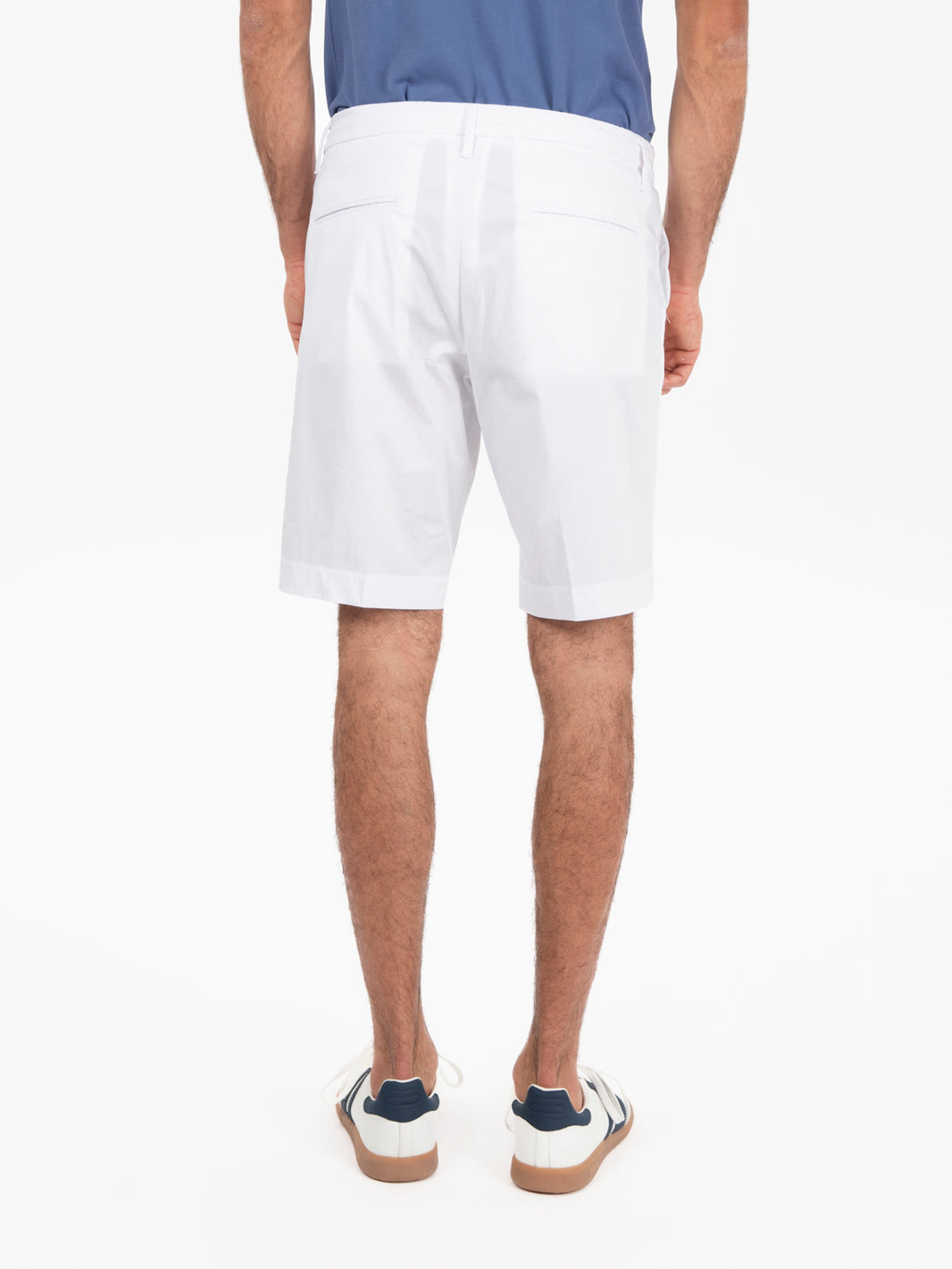 Bermuda shorts with white drawstring