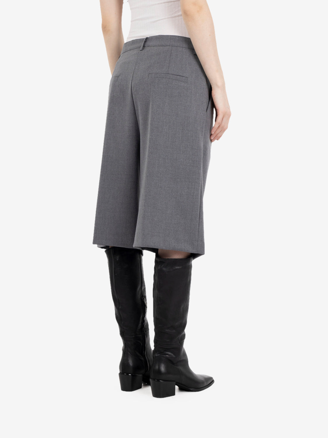 Bermuda con pinces light grey