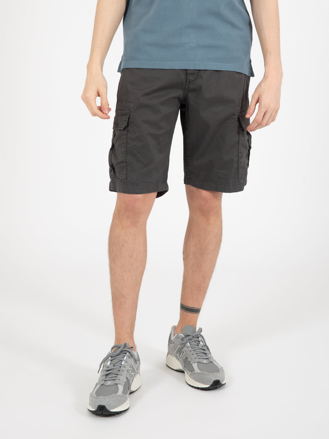 Easy Bermuda with anthracite pockets